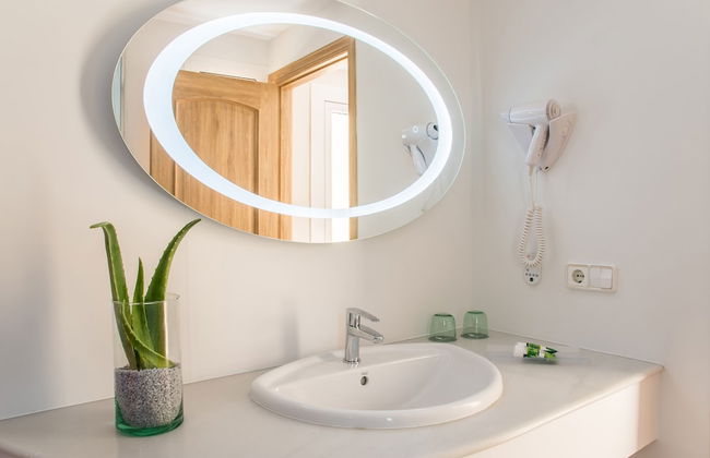 Hotel Esmeralda Maris by LIVVO - Photo 38