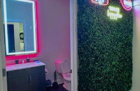 The 513 Flat! 1BR, 1Bath Apt with Pool and Riverfront View! Free Gated Parking! Only Steps from The banks & Stadiums! - Foto 19