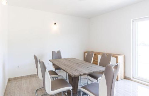 Gorgeous Home In Muc Gornji - Photo 13