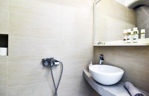 Thomas Traditional House in Chora - Photo 3