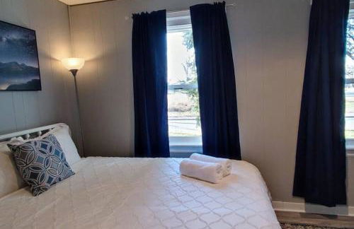 Perfect Combo of Charm & Comfort- 2Bedroom Home - Foto 13