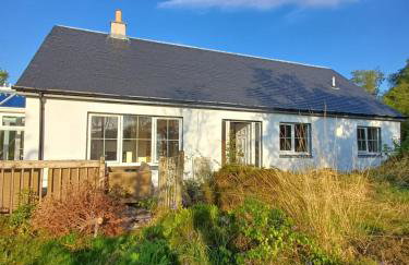 Cosy Holiday Home Acharacle Sleeps 6 - Photo 1