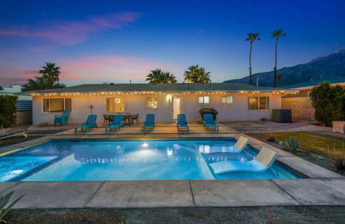 NEW Retro Escape 70's Vibes Wellness Game Room - Foto 63