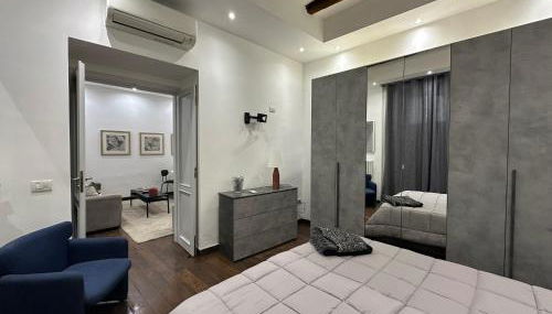 Bilocale a Chiaia vicino a Via dei Mille - Foto 4, wardrobe