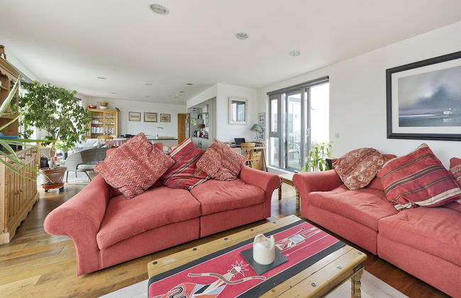 Superb Apartment With Terrace Near the River in Putney by Underthedoormat - Foto 32