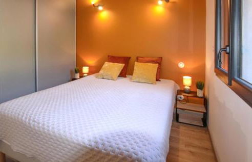 Gorgeous Home In Labeaume With Kitchen - Photo 21