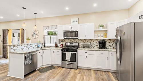 15min to Lincoln Ecuador vs Ivory Coast, Sleeps 12 - Foto 4, stove, dishwasher, toaster, minibar