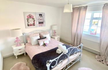 Grade II Listed Farmhouse, Pool, Hot Tub, Games Room, Celebration Hall, Car Park, 10ppl, 45 min from Central London - Foto 73