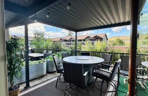 Lakeside luxury with hot tub and pool - Foto 6