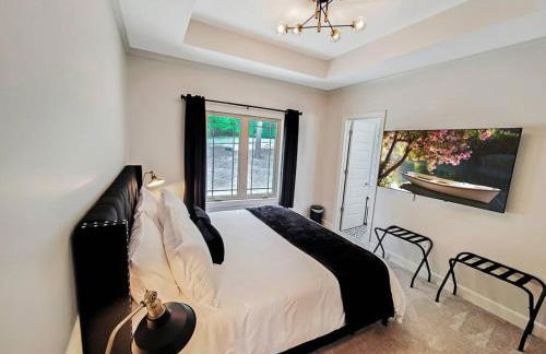 Magazine-Featured Mansion, Golf Green, Casino, etc - Foto 40