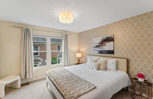 Lakeside Stay Metro, INOVA, Dining & Shops Nearby! - Foto 38