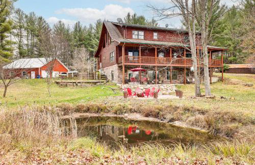 Spacious Log Home with 13 Acres, Ponds and Fire Pit! - Foto 37