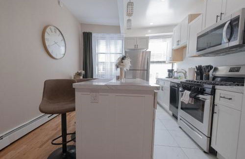 Sunlit 2BR Central Park North elevator & laundry - Foto 21