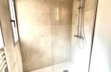 Free Parking - Air Conditioning - WIFI - Silent - Photo 12