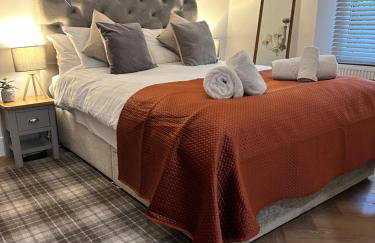 Luxury Pet Friendly 3 Bedroom Home with Copper Bath - Photo 18