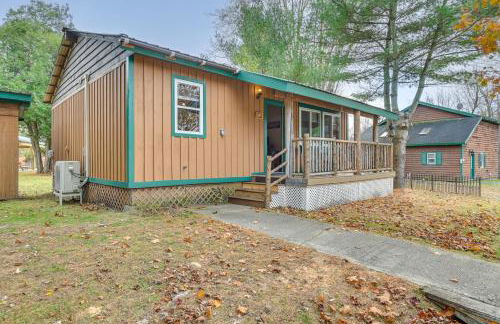 2 Mi to Lake Champlain Cabin with River Access! - Foto 3