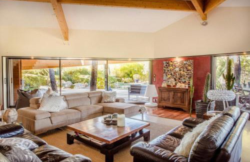 Japanese-Inspired Villa Facing Pic Saint-Loup - Foto 6