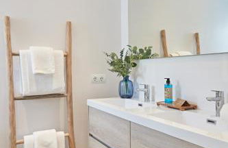 Charming Patio Villa With Private Pool - 6BR - In The Heart of Playa den Bossa - Walk To Ushuaïa, Hi & The Beach! - Photo 23