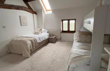 Oak Barn-ideal for Nec,Hs2,BHX,family gatherings - Foto 5