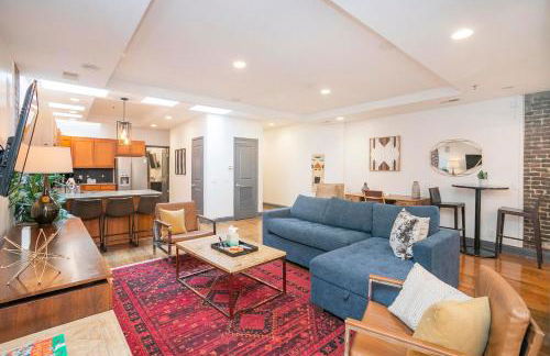 Spacious Penthouse ON the Broadway Strip - Foto 7