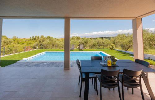 Holiday Home Bonato with pool - Photo 7