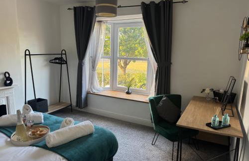 Stylish 3-Bedroom Home, Patio & High-Speed Wi-Fi - Foto 45