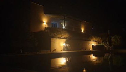 Moderne Villa mit atemberaubendem Seeblick - Photo 4