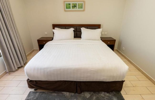 Lina Park 5 - Photo 4