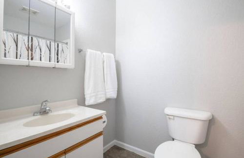 VILLA VERBENA - Sleek 3 BD in Pekin - Foto 7