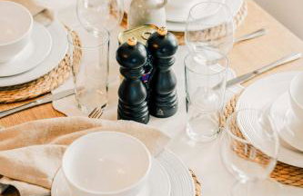 Modern Central 2 Bed Apartment with Parking - Photo 19