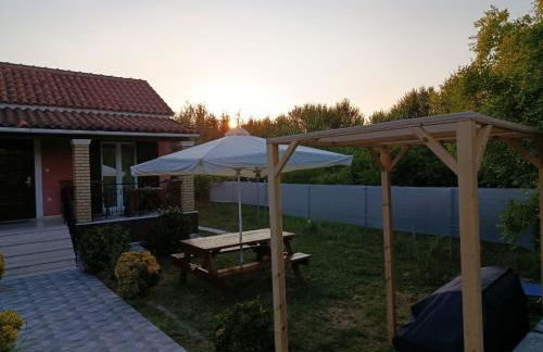 Beautiful nearby beach house with garden, private pool and large yard - Foto 77