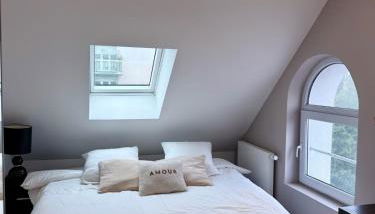 Modern Cocoon Under Roof Parking Close to Tram - Foto 4