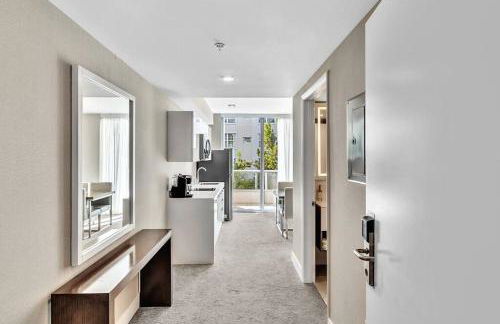 King Suite balcony water views-Hosted by Sweetstay - Foto 16