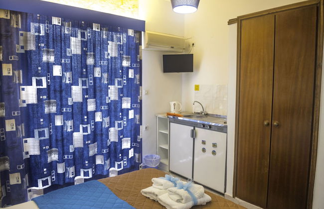 Antonios Hotel - Photo 32