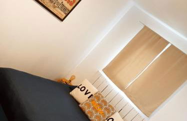 Joli gîte indépendant 2 à 4 personnes, au calme, serviettes & draps fournis, wifi, climatisation, parking gratuit - Foto 10