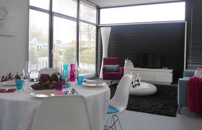 Modern Chalet With a Fireplace in a Holiday Park - Foto 31