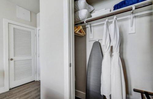 Luxurious Studio, Work from Home, Wifi, Riverwalk - Photo 22