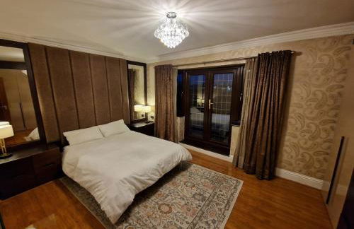 5 Bed 5 Bath Luxury Home Near Heathrow Free Parking - Foto 19