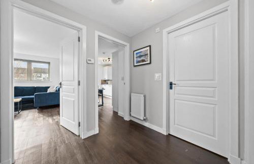 Modern Stirling Apartment - Free Parking - Photo 20