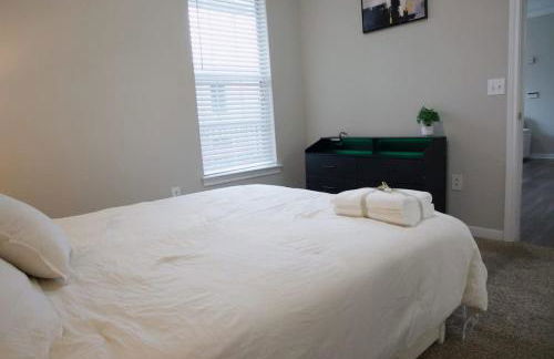 Peaceful 1BR Close to Nature Trails & Shopping - Foto 8