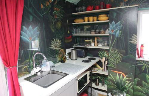 The Writer's Studio (stylish garden guesthouse) - Foto 16