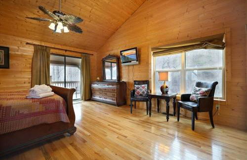 Red Roof-Cozy Cabin with Great Views, Hot Tub and near Bryson City - Foto 40