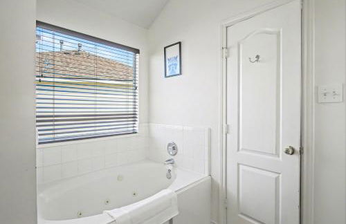 Baytown Htown Escape Air Hockey Yard BBQ Games - Foto 24