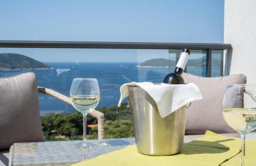 Apartmani D & J with Heated Pool & Stunning Sea View - Photo 11