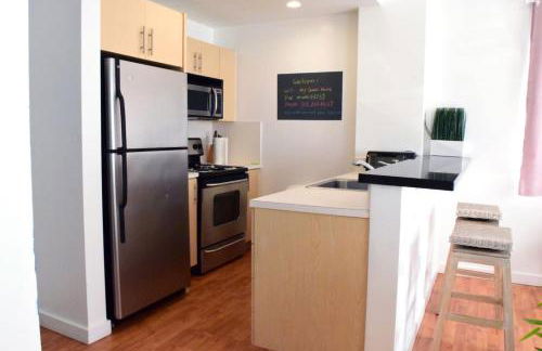 Light-Filled Apt Steps to Beach Convention Center - Foto 15