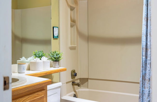 The Après-alpine by Avantstay Cozy Modern Cabin w/ Deck - Foto 19