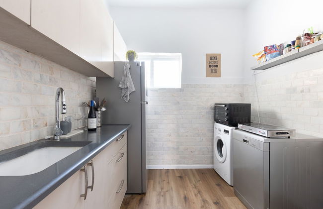 Artistic Downtown Vibe Apt in Florentin - Foto 14