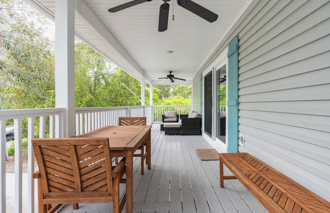 Dolphin Days by Avantstay Pool, 0.2mi to Beach! - Foto 1