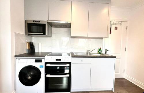 Stunning Modern, Private Apartment,15 Mins To Central London - Photo 15