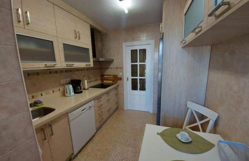 Sunny, spacious 3 bedroom apartment with seaview - L1 Red line stop PARADIS 2 min walk from rental - Photo 6